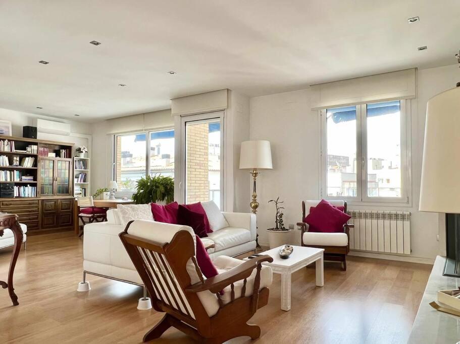 Moderno Y Amplio Apartamento En El Centro De Rosas Exteriör bild
